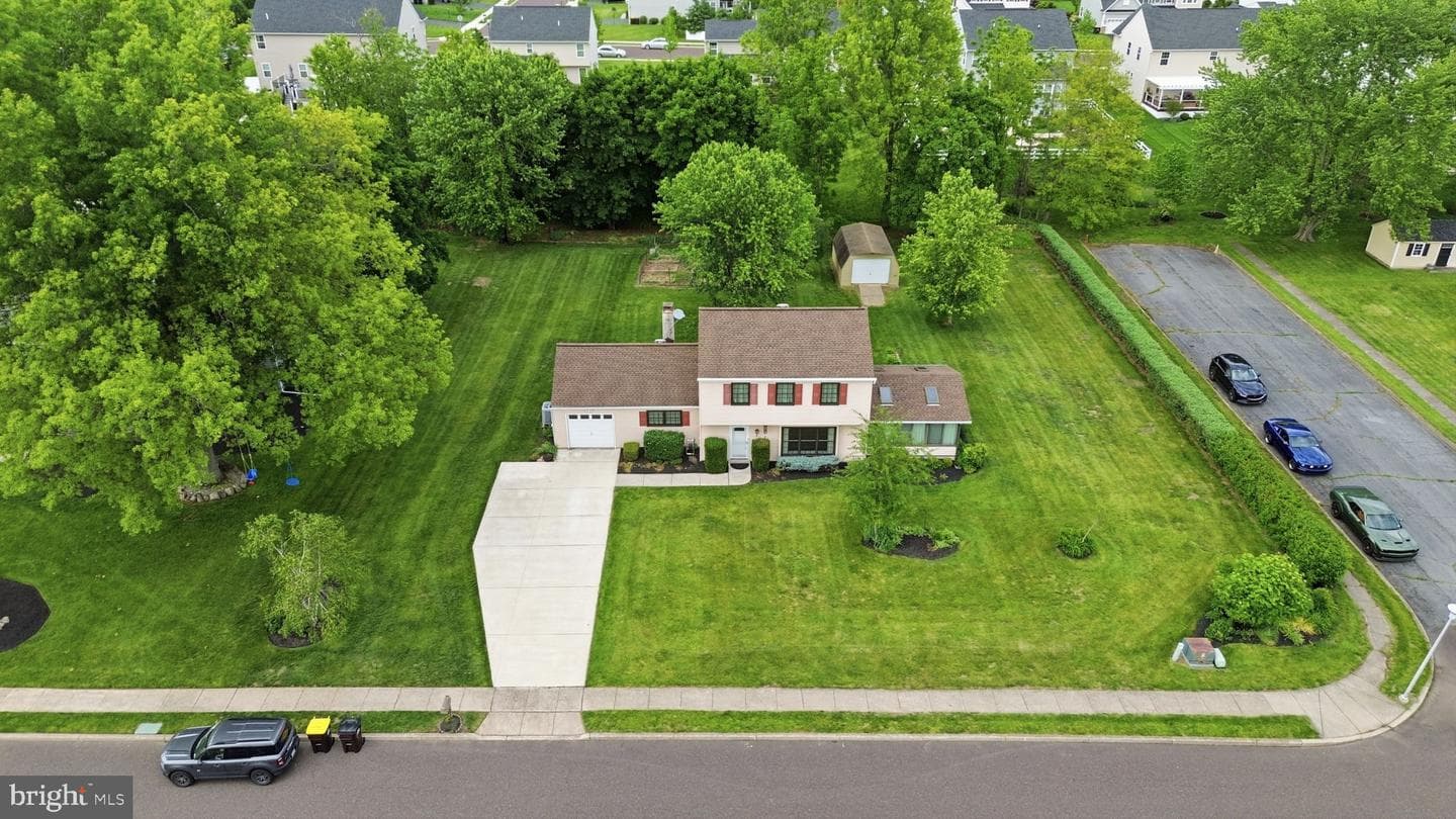 2049 Hawthorne Lane photo 34