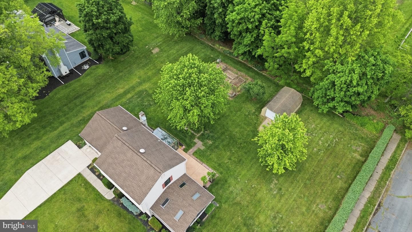 2049 Hawthorne Lane photo 40