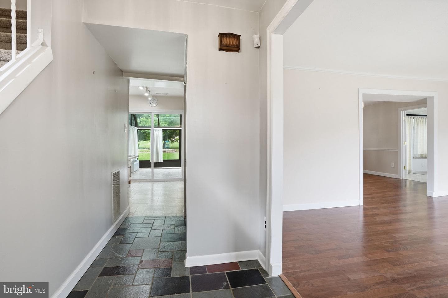 2049 Hawthorne Lane photo 5