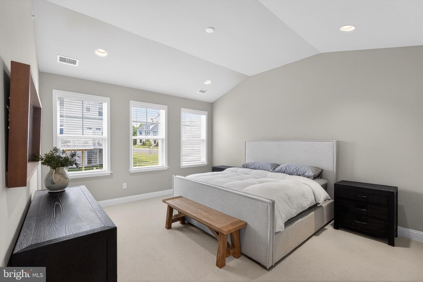 160 Charles Lane photo 14