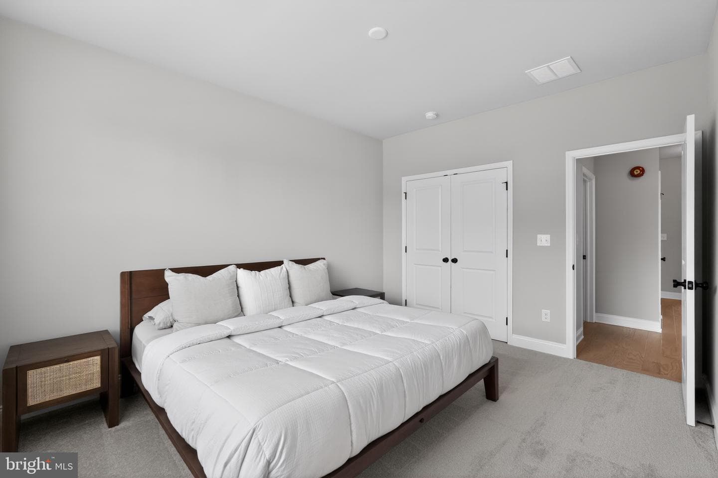 160 Charles Lane photo 15