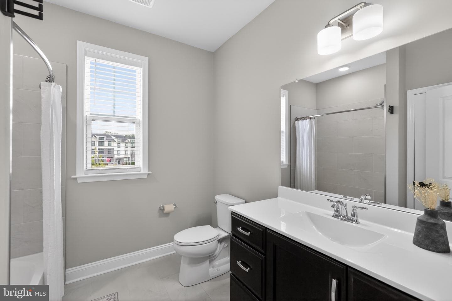 160 Charles Lane photo 26