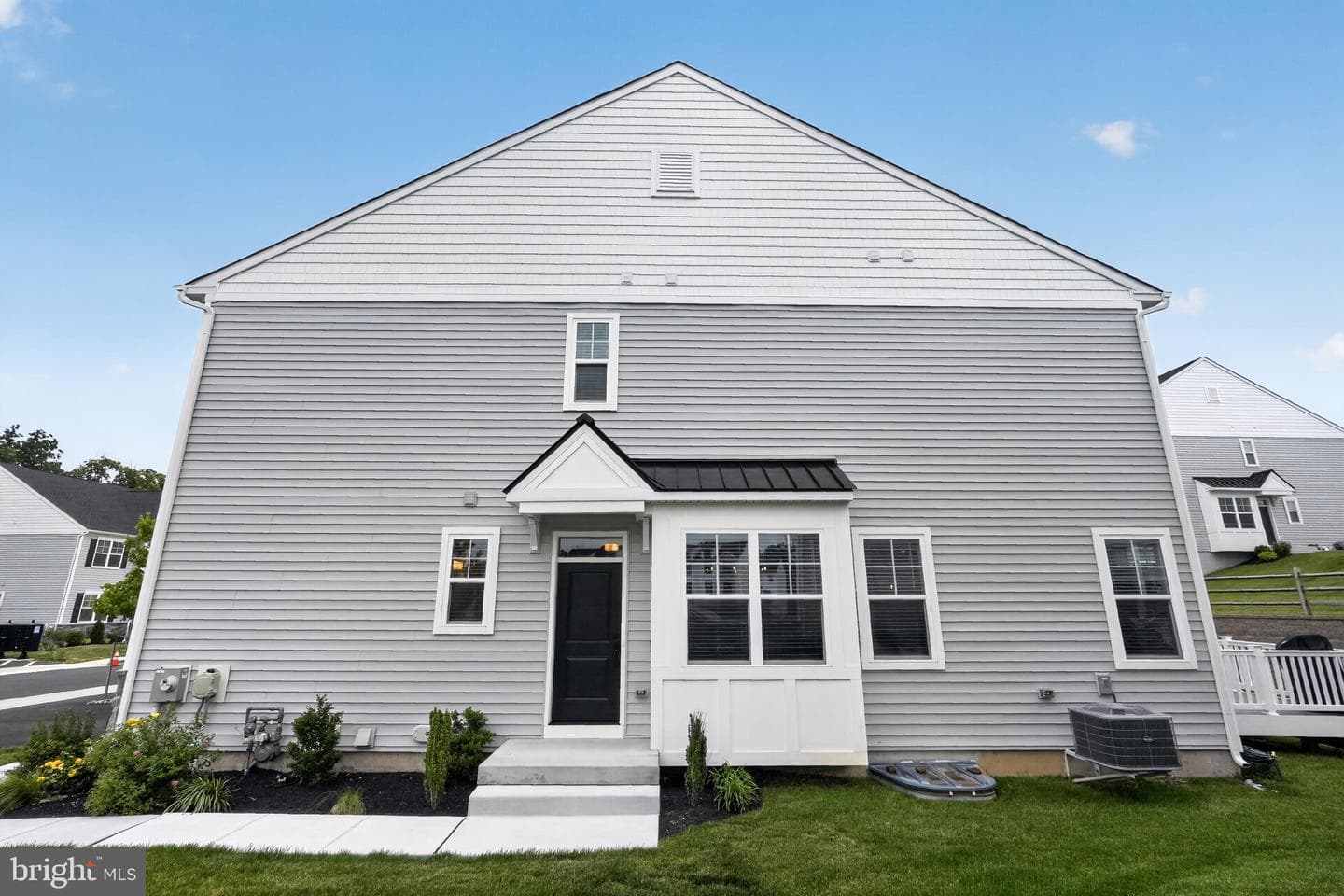 160 Charles Lane photo 29
