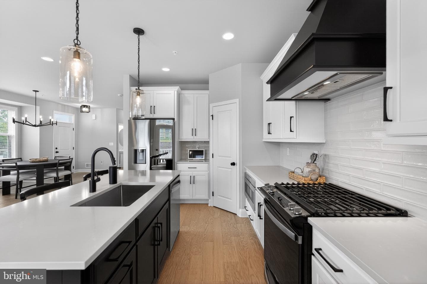 160 Charles Lane photo 7