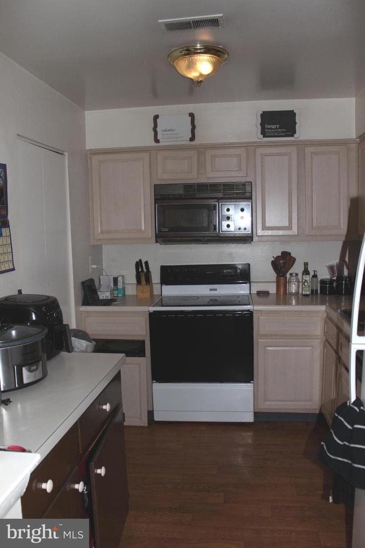 1201 Crosshill Court photo 10