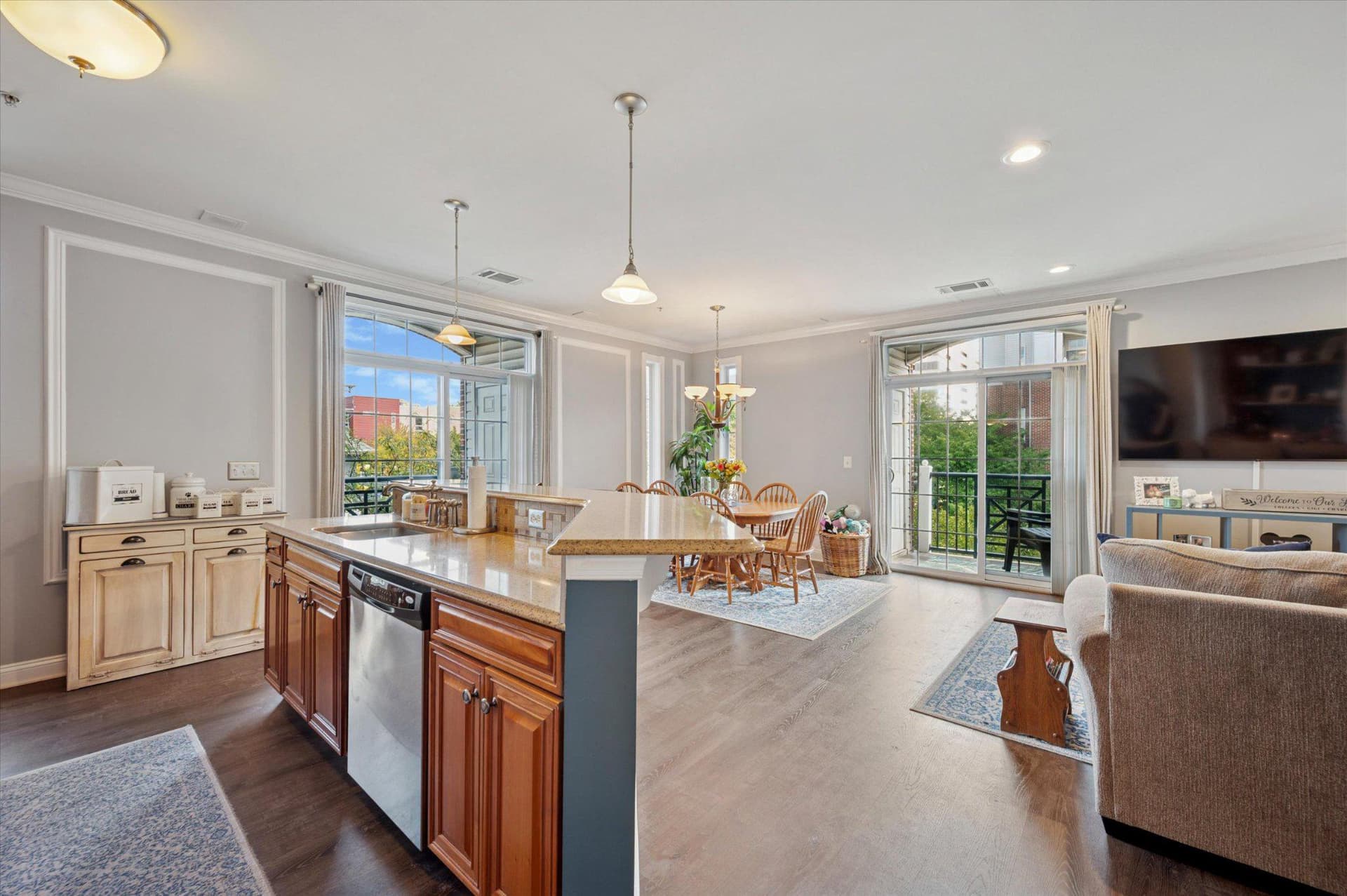 300 W Elm St # 2334 photo 17