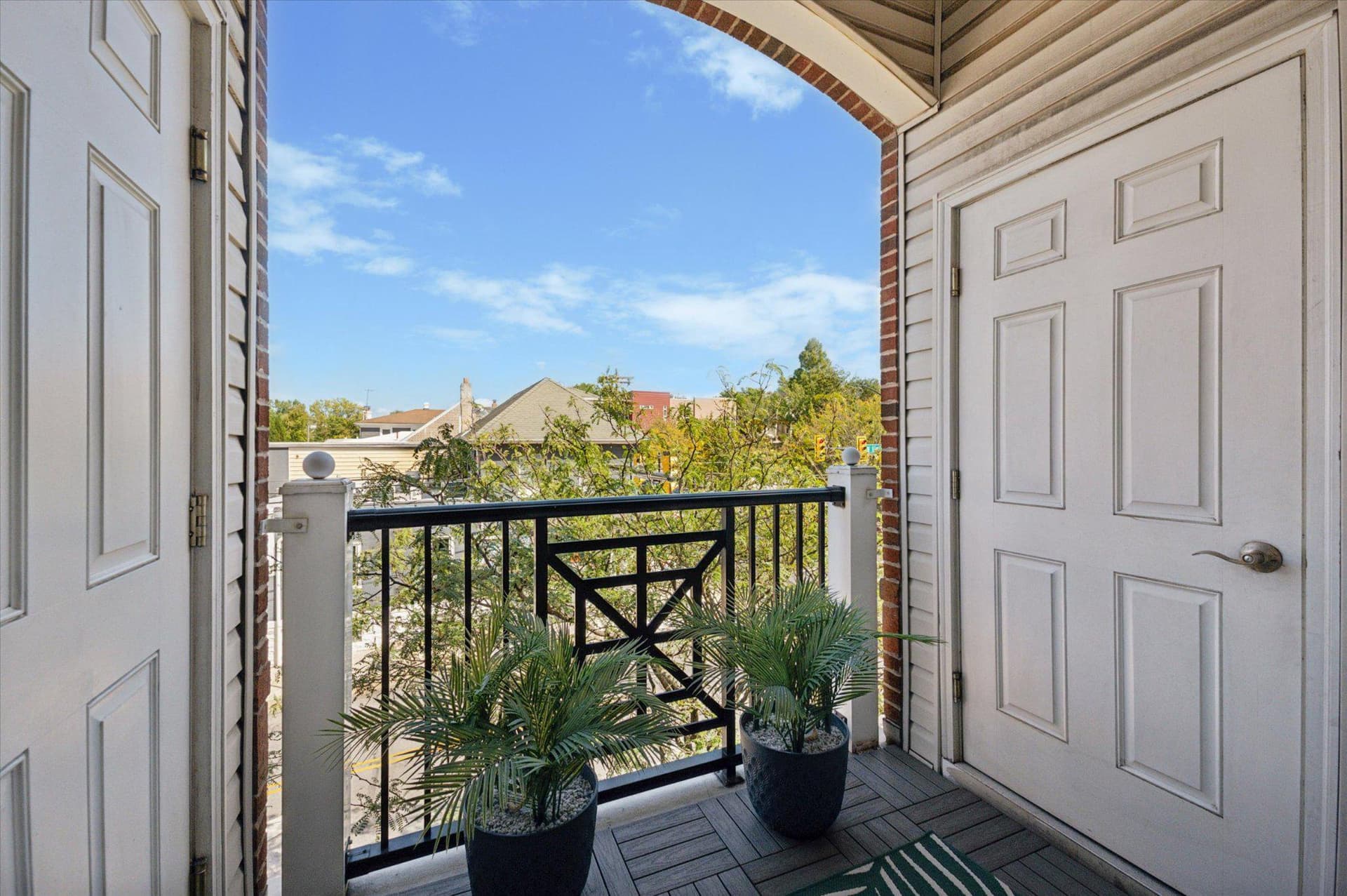 300 W Elm St # 2334 photo 25