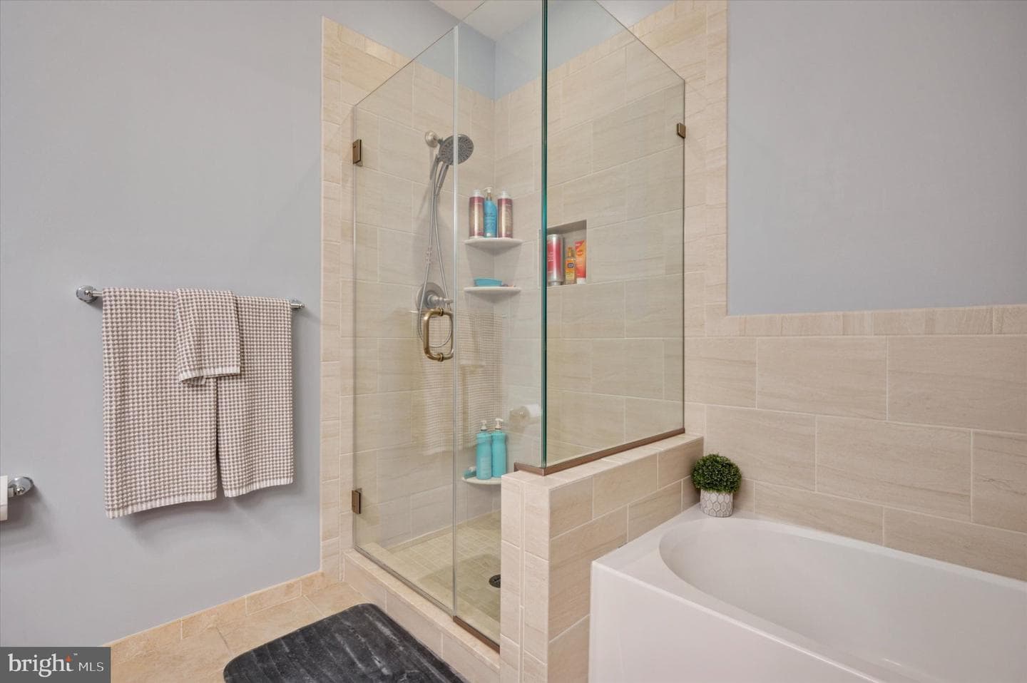 300 W Elm St # 2334 photo 39