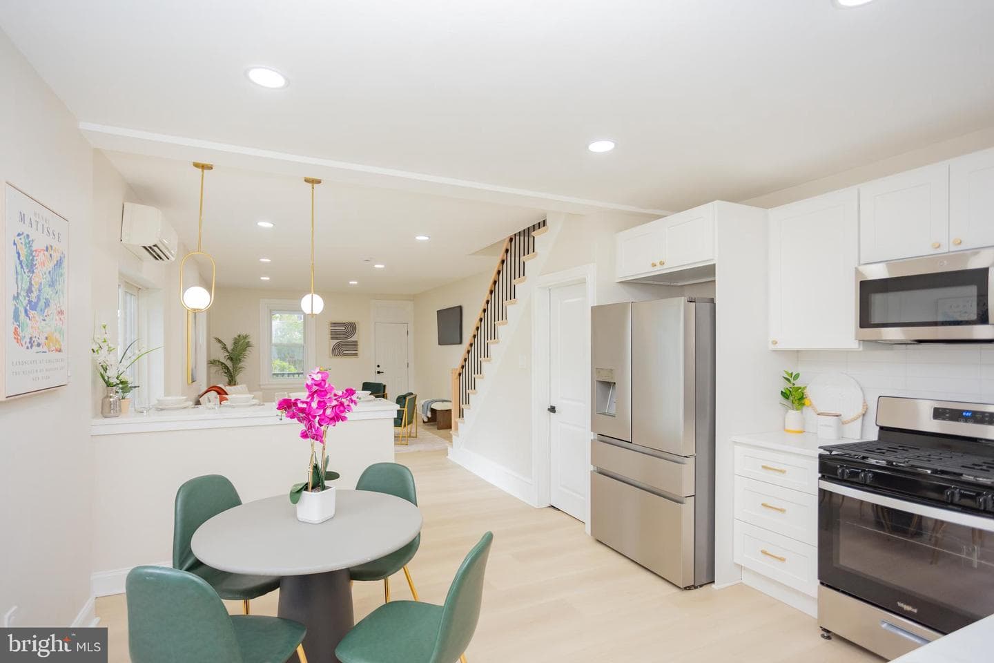 139 W Walnut Street photo 15