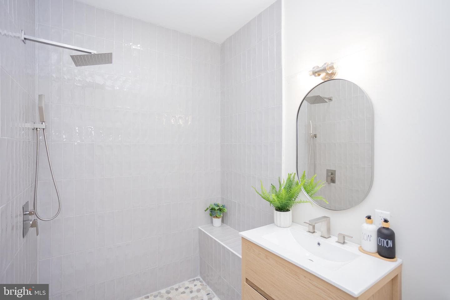139 W Walnut Street photo 35