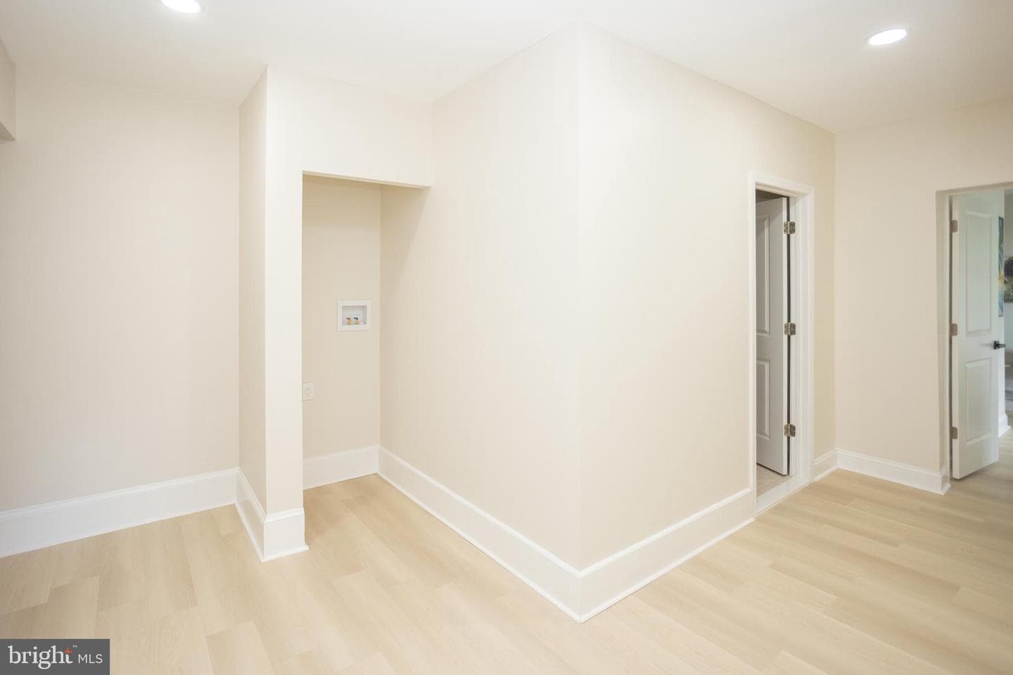139 W Walnut Street photo 54
