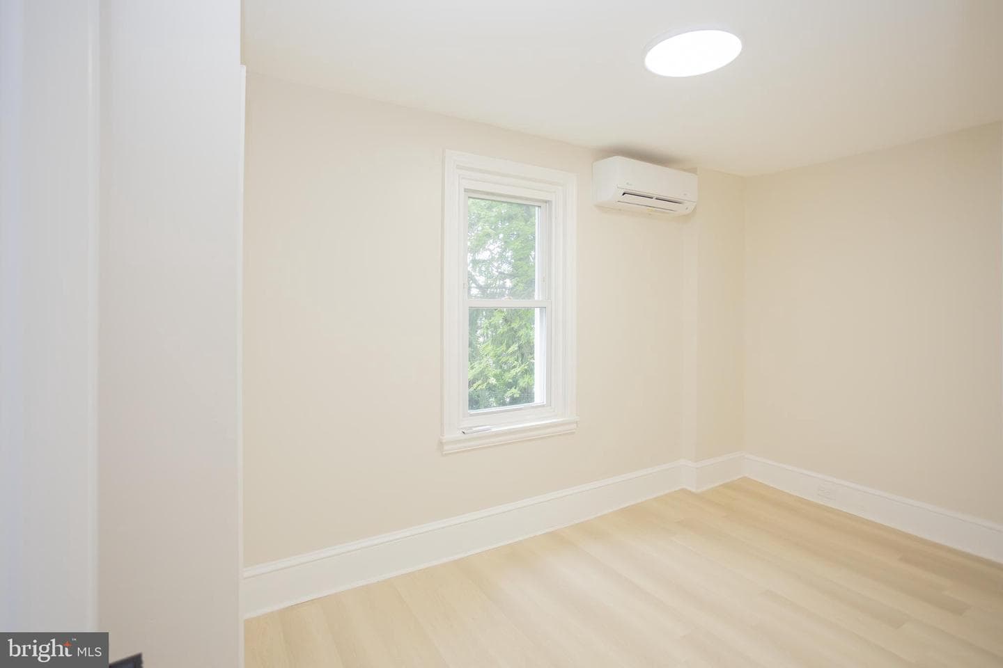 139 W Walnut Street photo 59