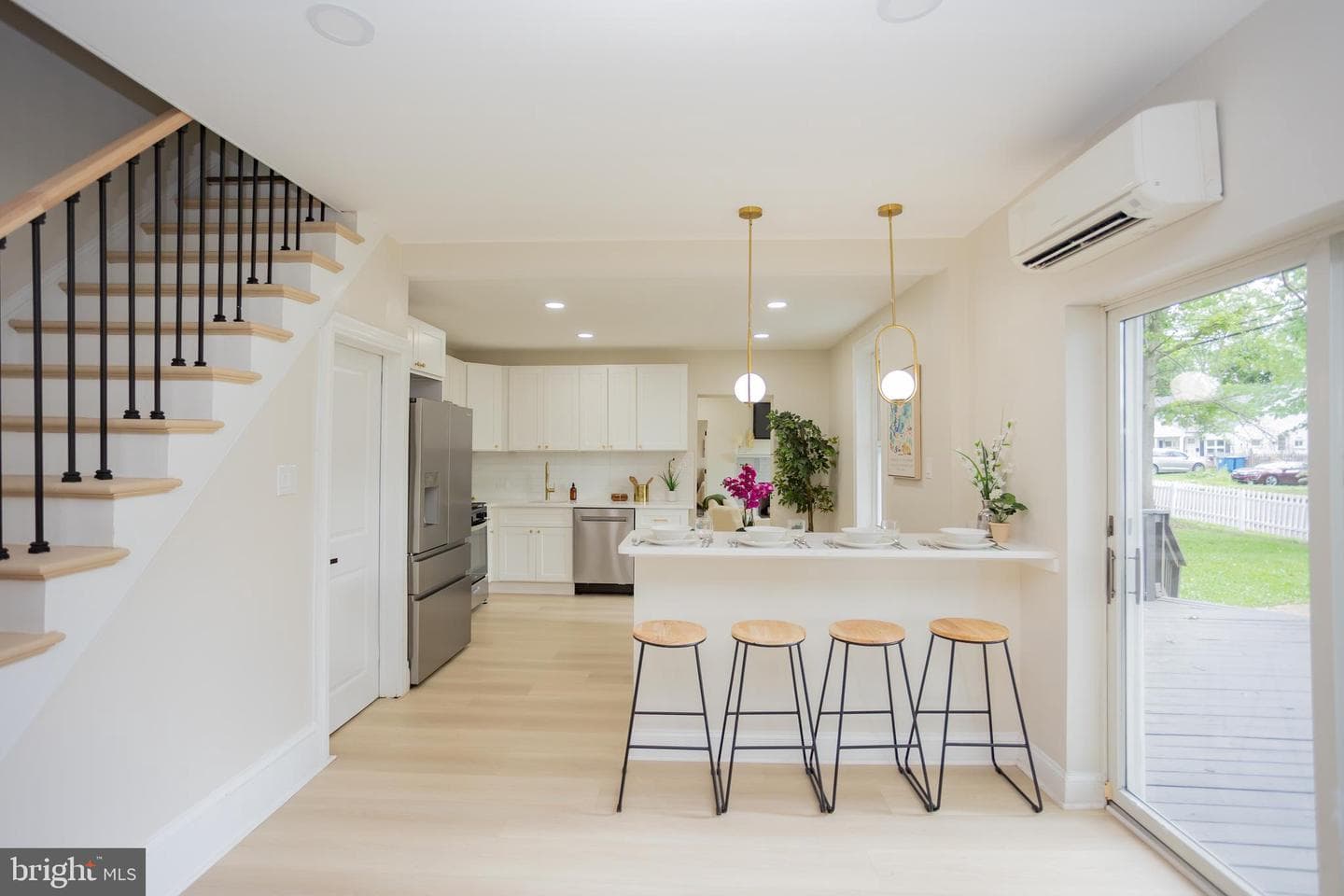 139 W Walnut Street photo 7