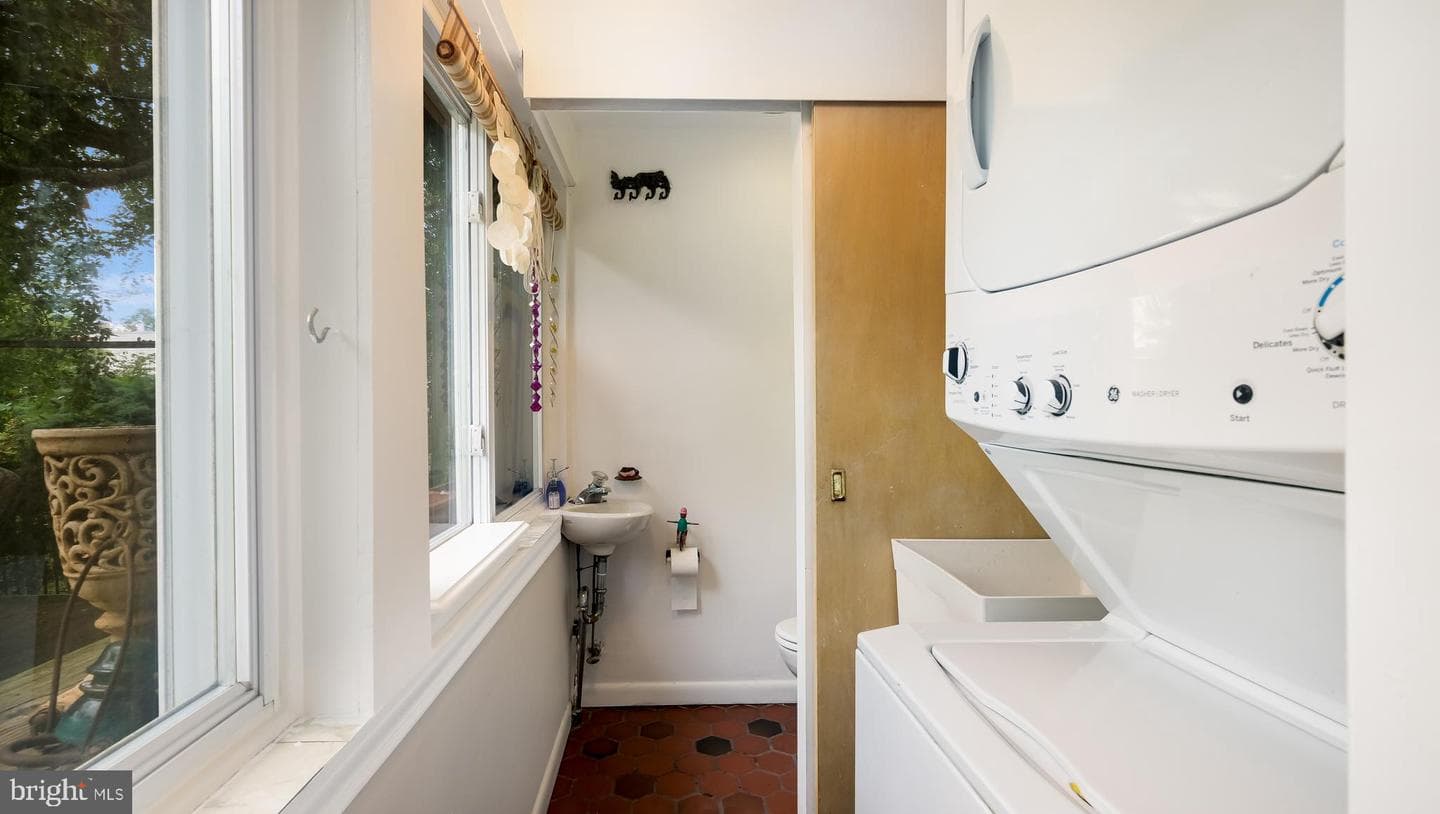 104 Edgehill Road photo 18