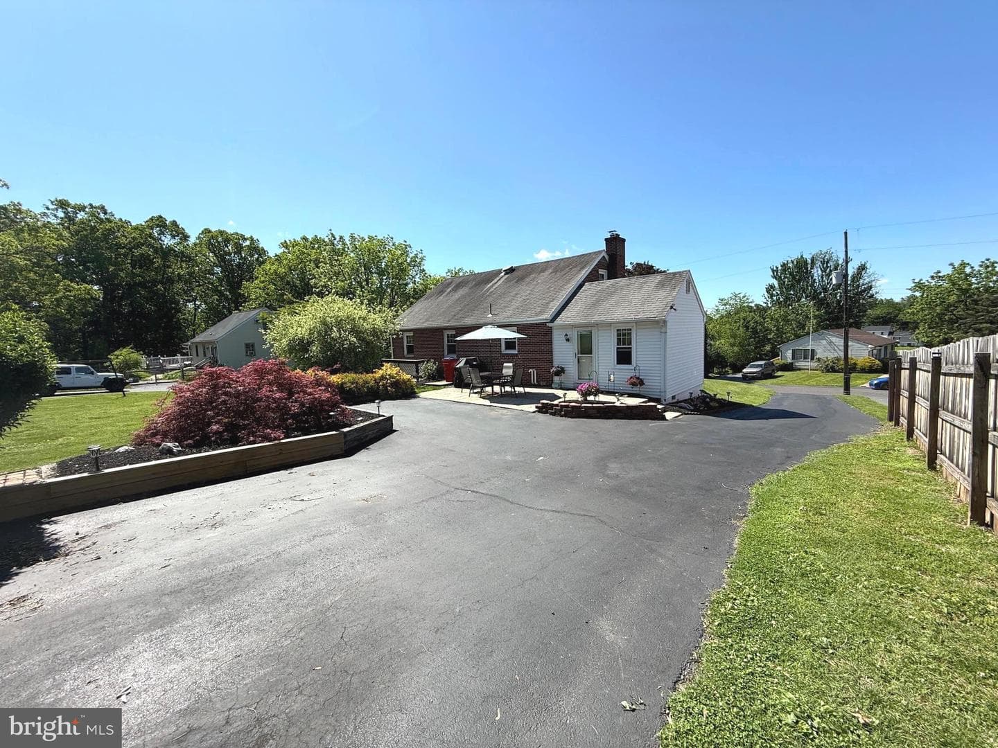 1495 Cedar Hill Rd photo 2