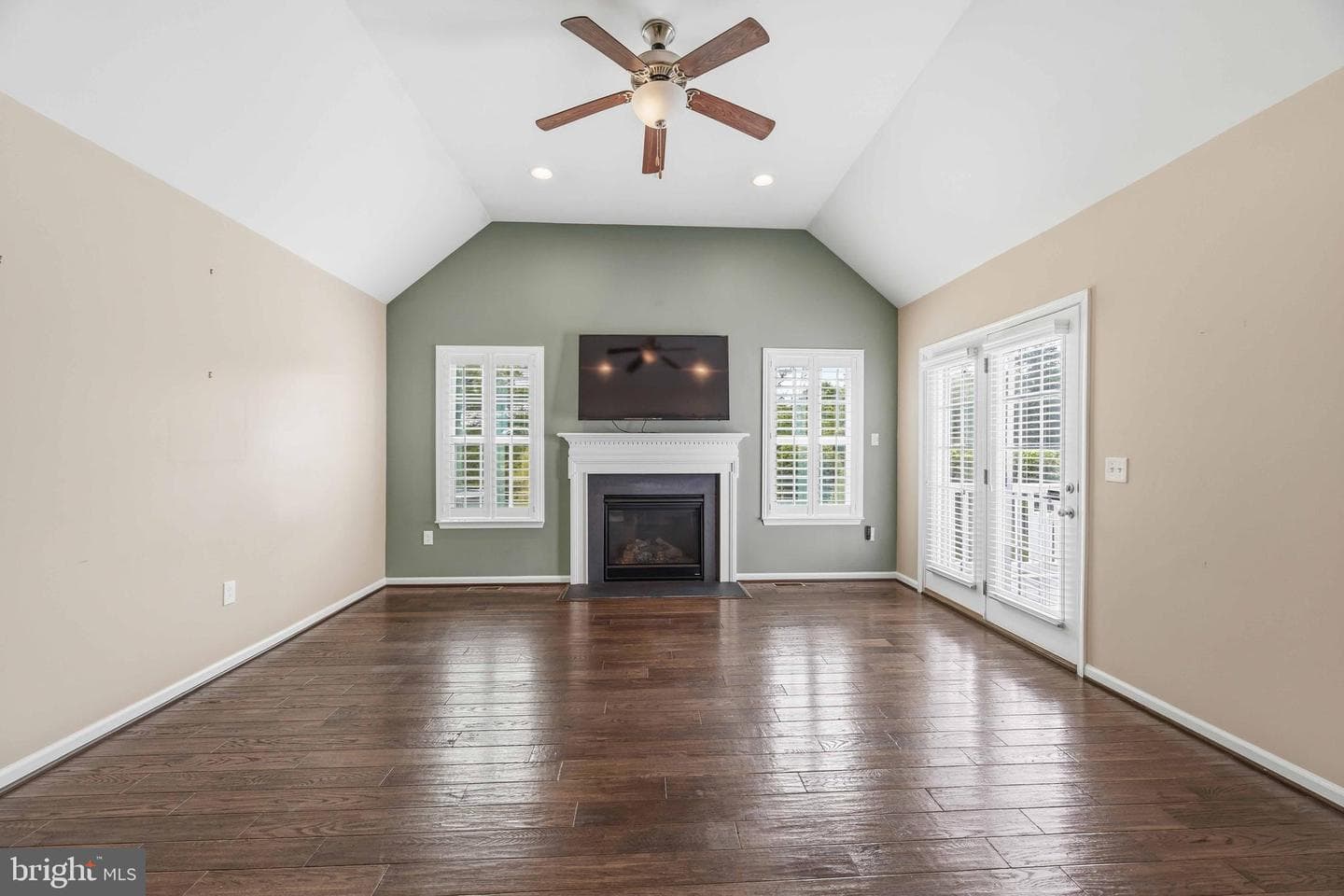 860 Reynards Run photo 21