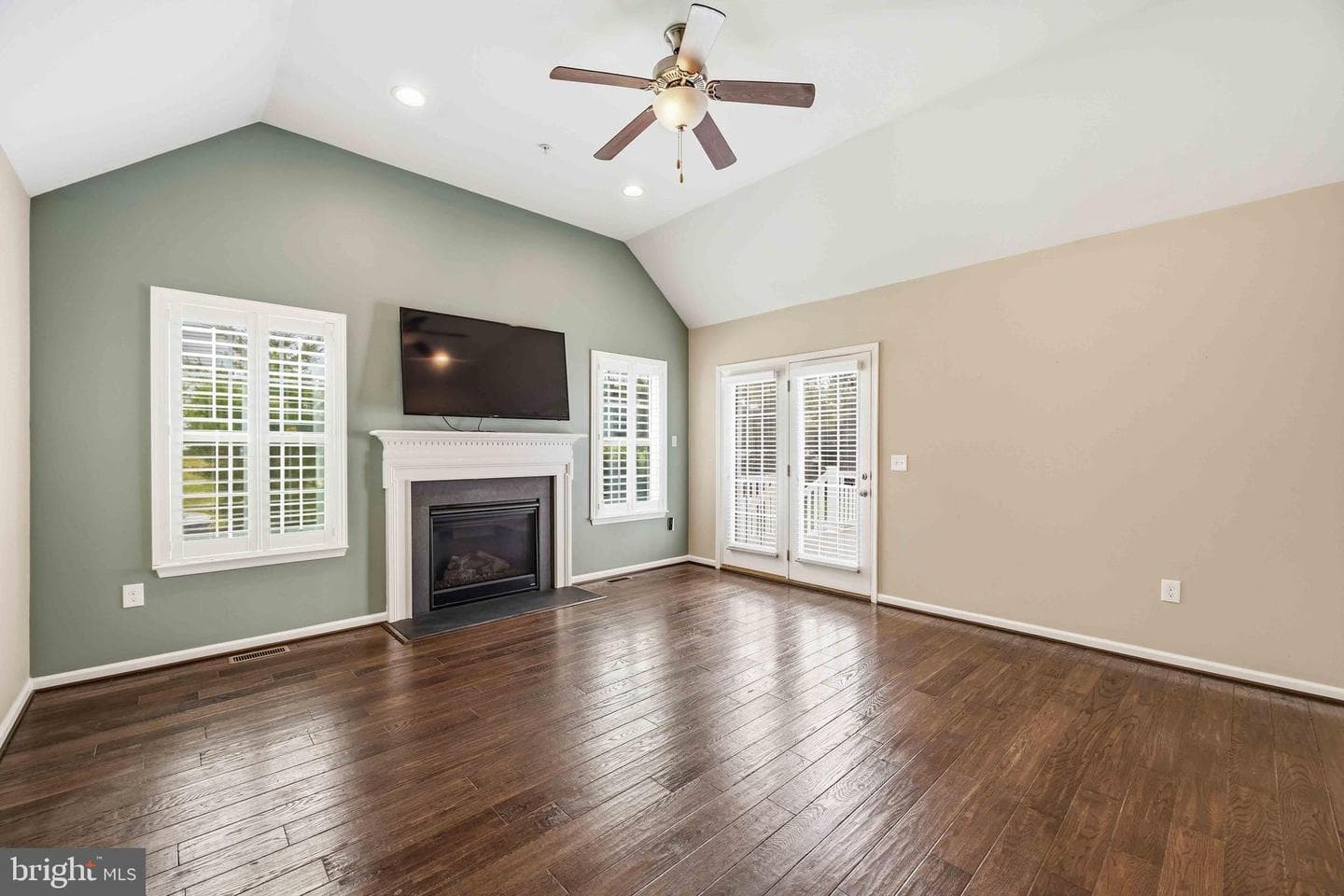 860 Reynards Run photo 22