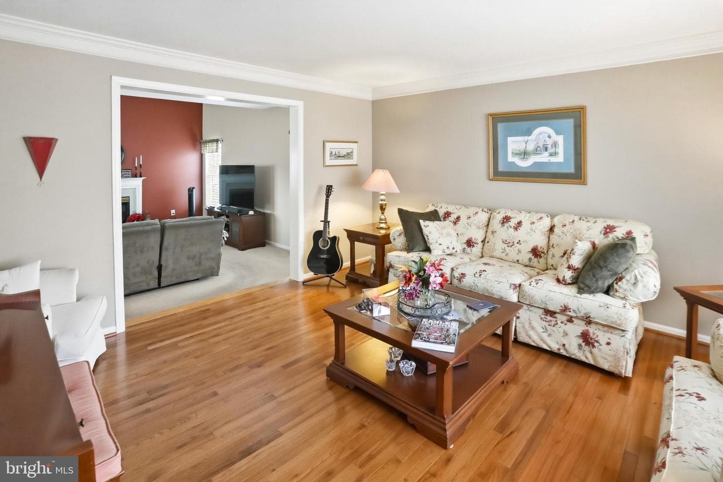 102 Noble Lane photo 3