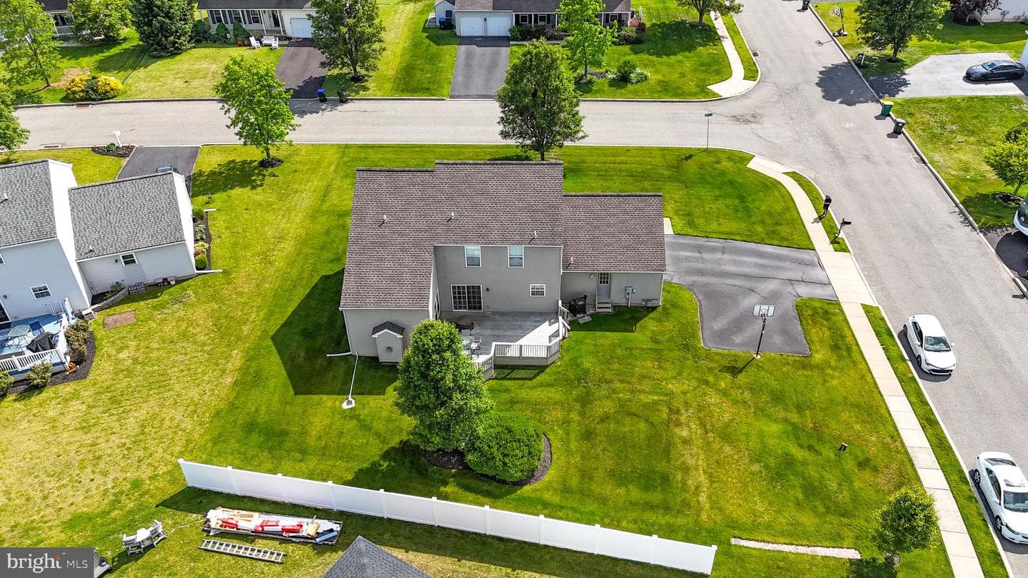 102 Noble Lane photo 45