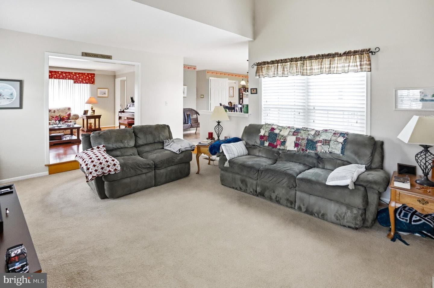102 Noble Lane photo 7