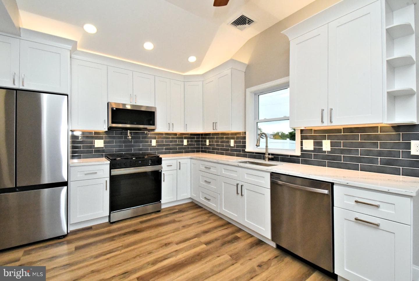 306 Independence Road photo 13