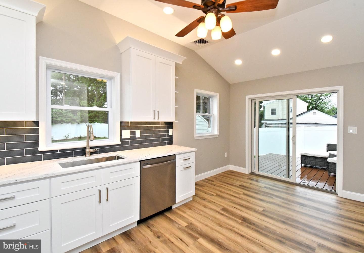 306 Independence Road photo 16