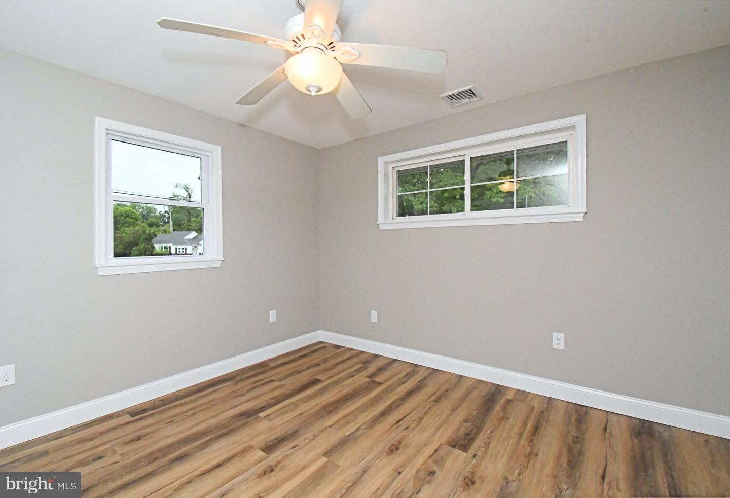 306 Independence Road photo 18
