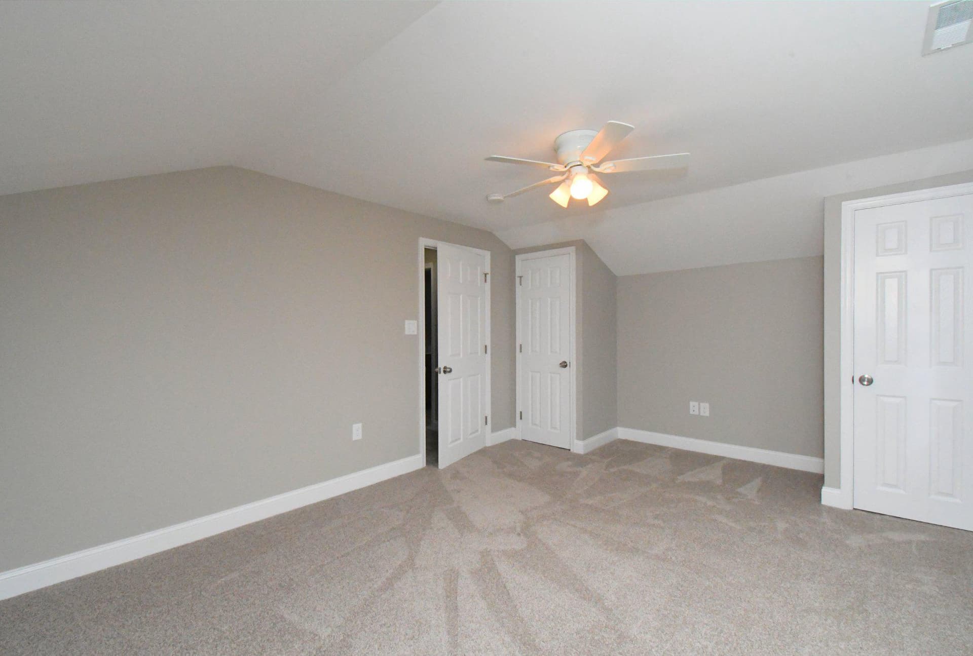 306 Independence Road photo 27