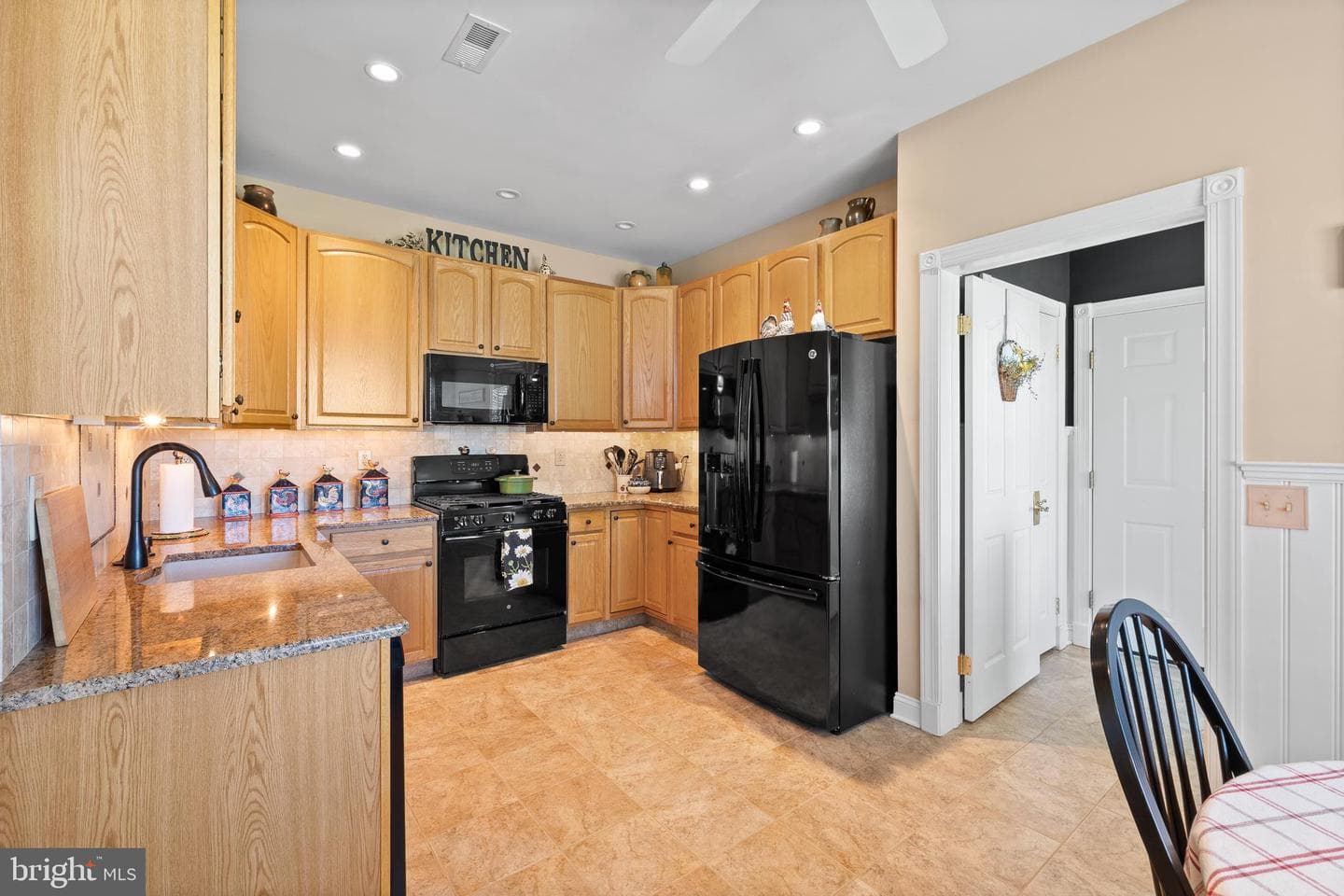 1570 Tarrington Way photo 13