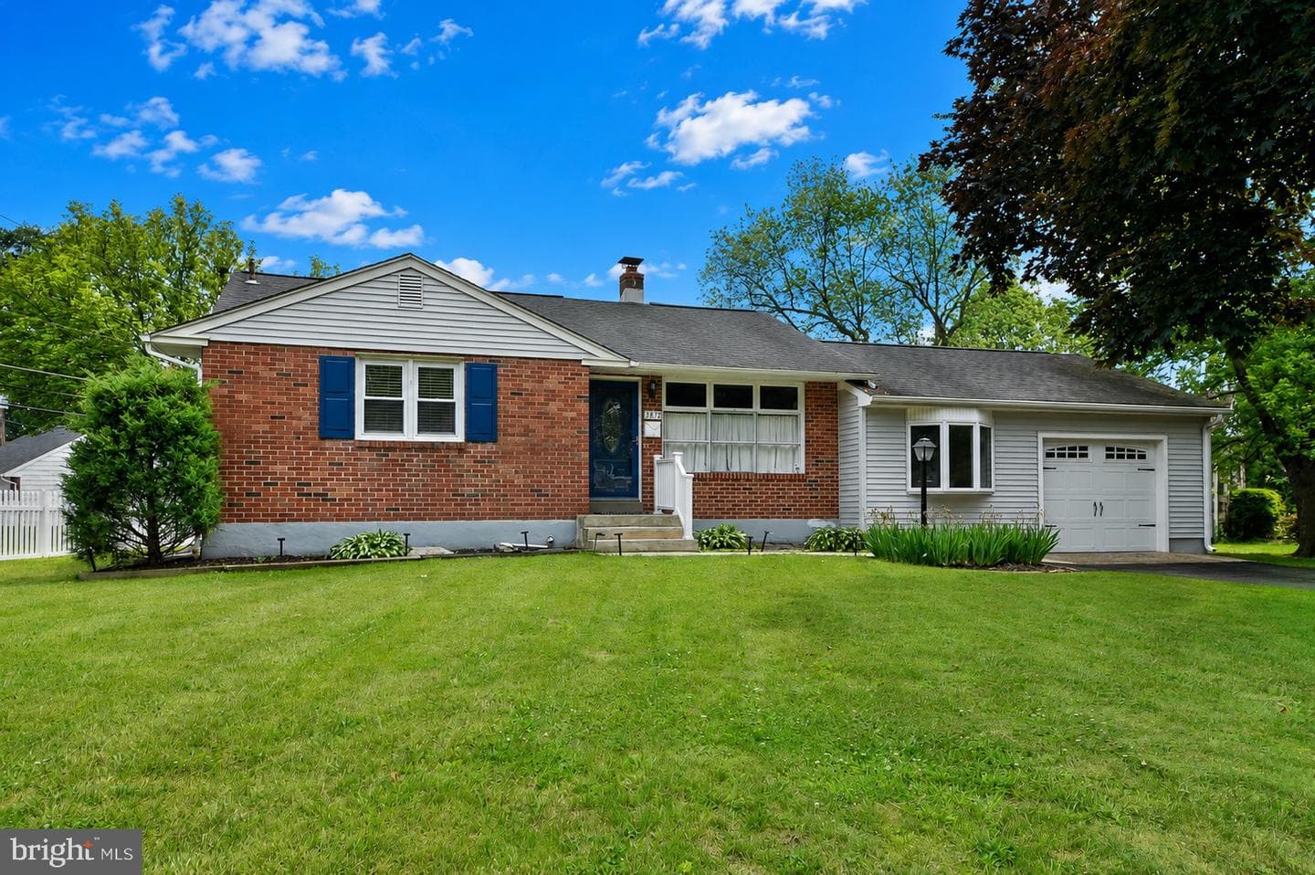 3875 Lukens Lane photo 2
