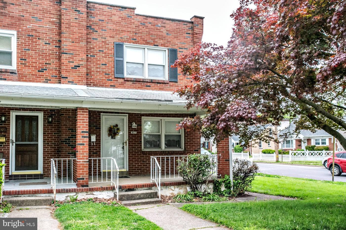 927 Hamilton Street photo 2