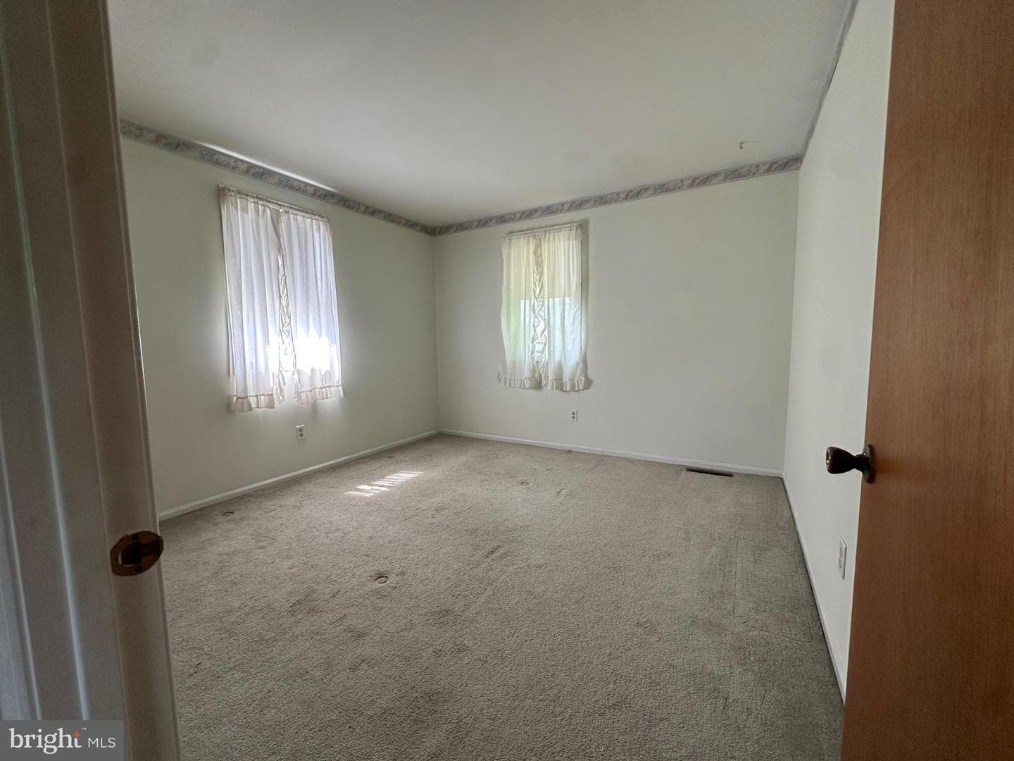 1010 Lake Lane photo 3