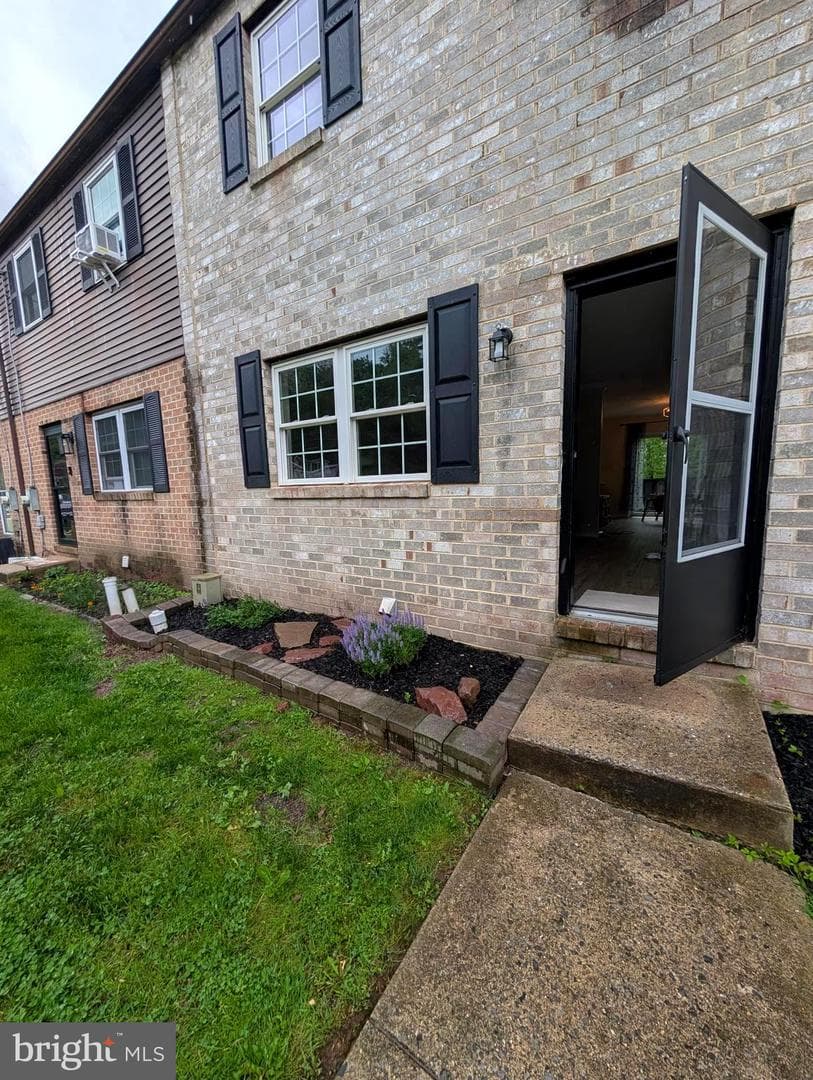53 Game Farm Road photo 2