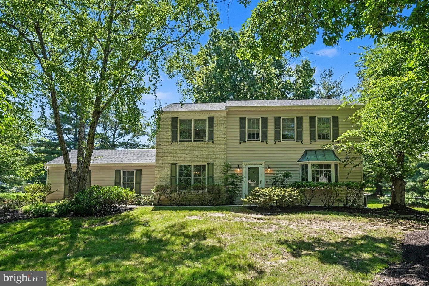 1070 Shepard Drive photo 1