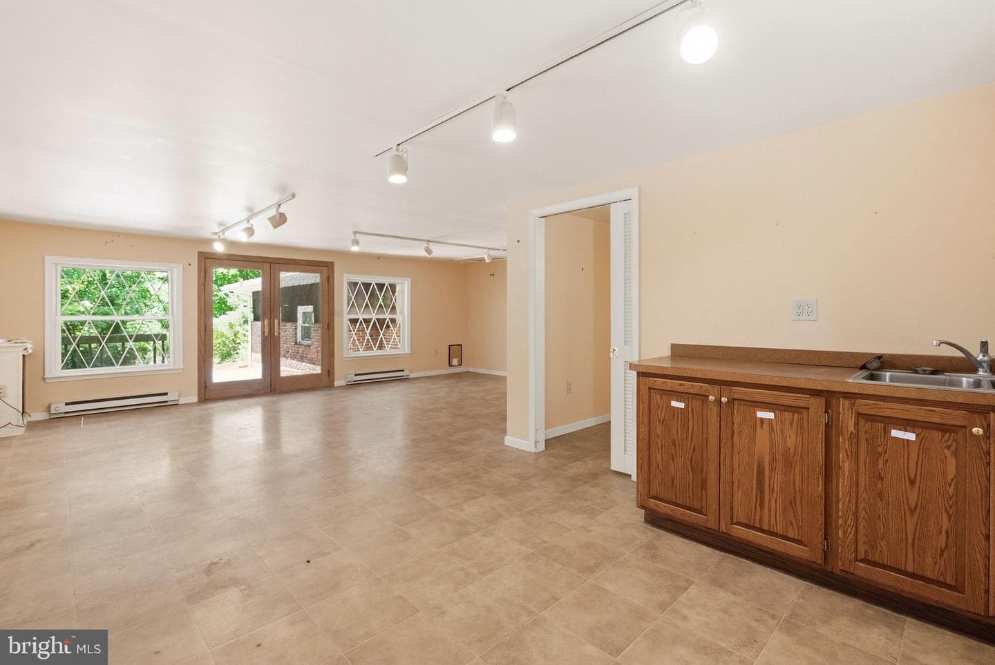 1701 Bahr Road photo 18