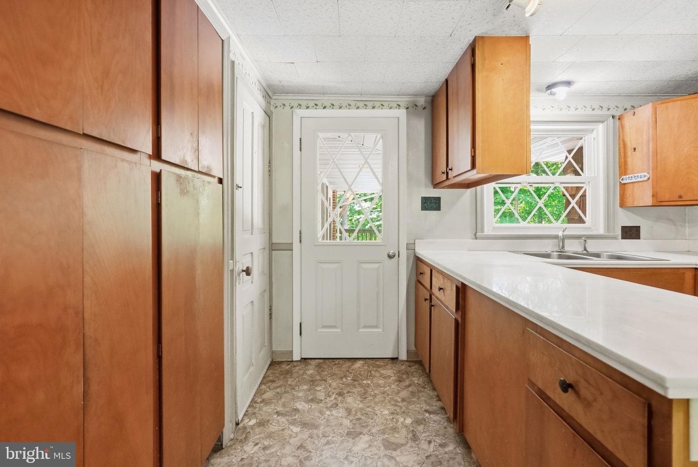 1701 Bahr Road photo 4