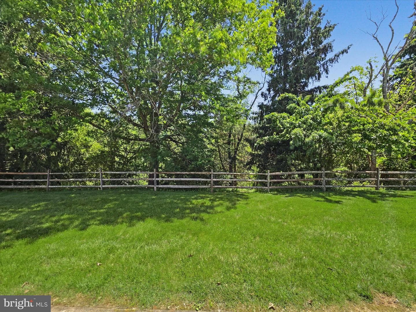 1306 Fairbourne Court photo 5