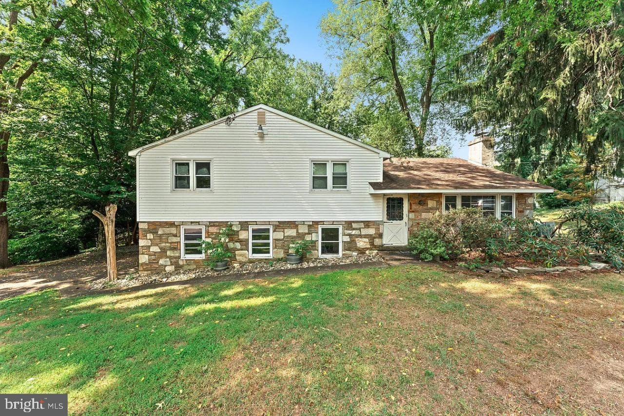 28 County Line Road, Huntingdon Valley