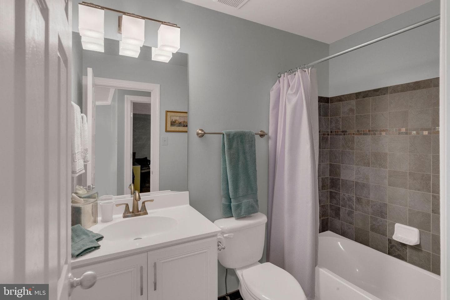 401 W Kennedy Road #209 photo 29