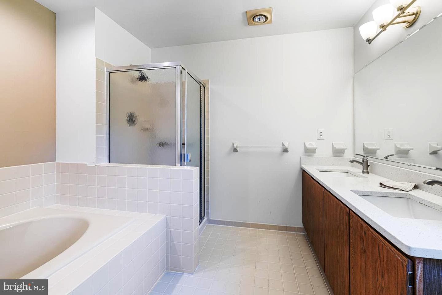 1711 Smedley Court photo 21