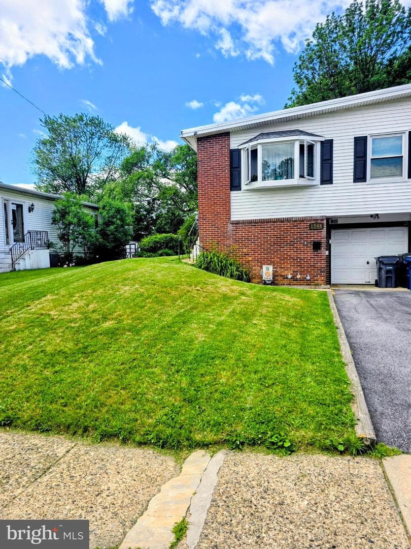 1548 N Birchwood Avenue, Abington