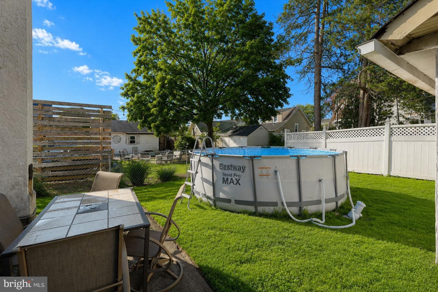 2471 Radcliffe Avenue photo 41
