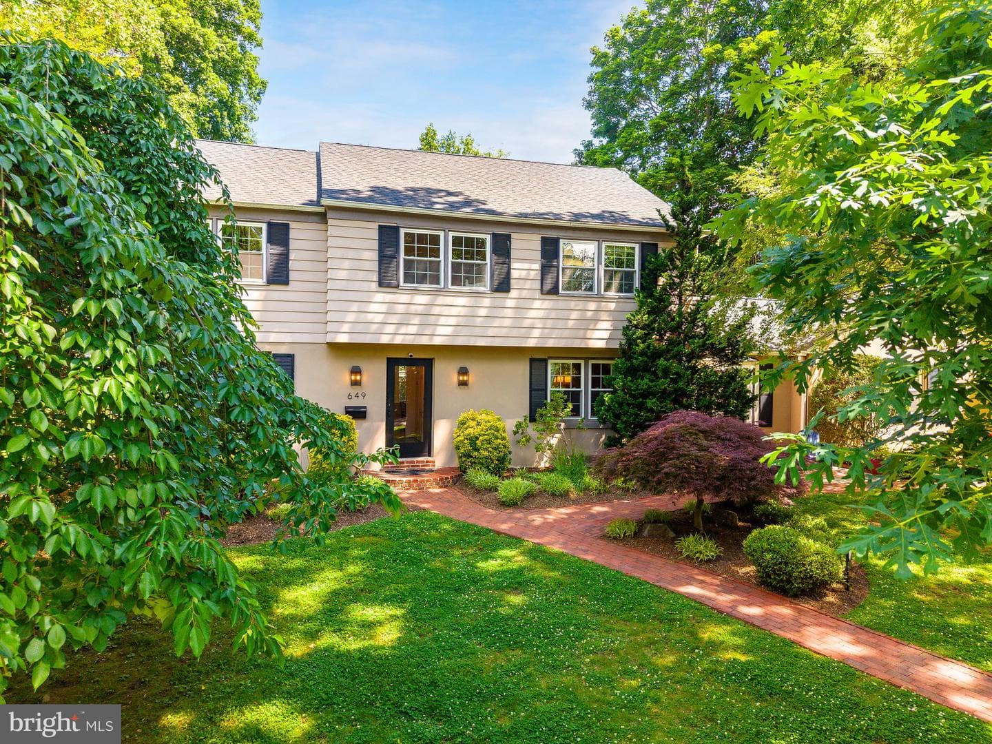 649 Sussex Road photo 2