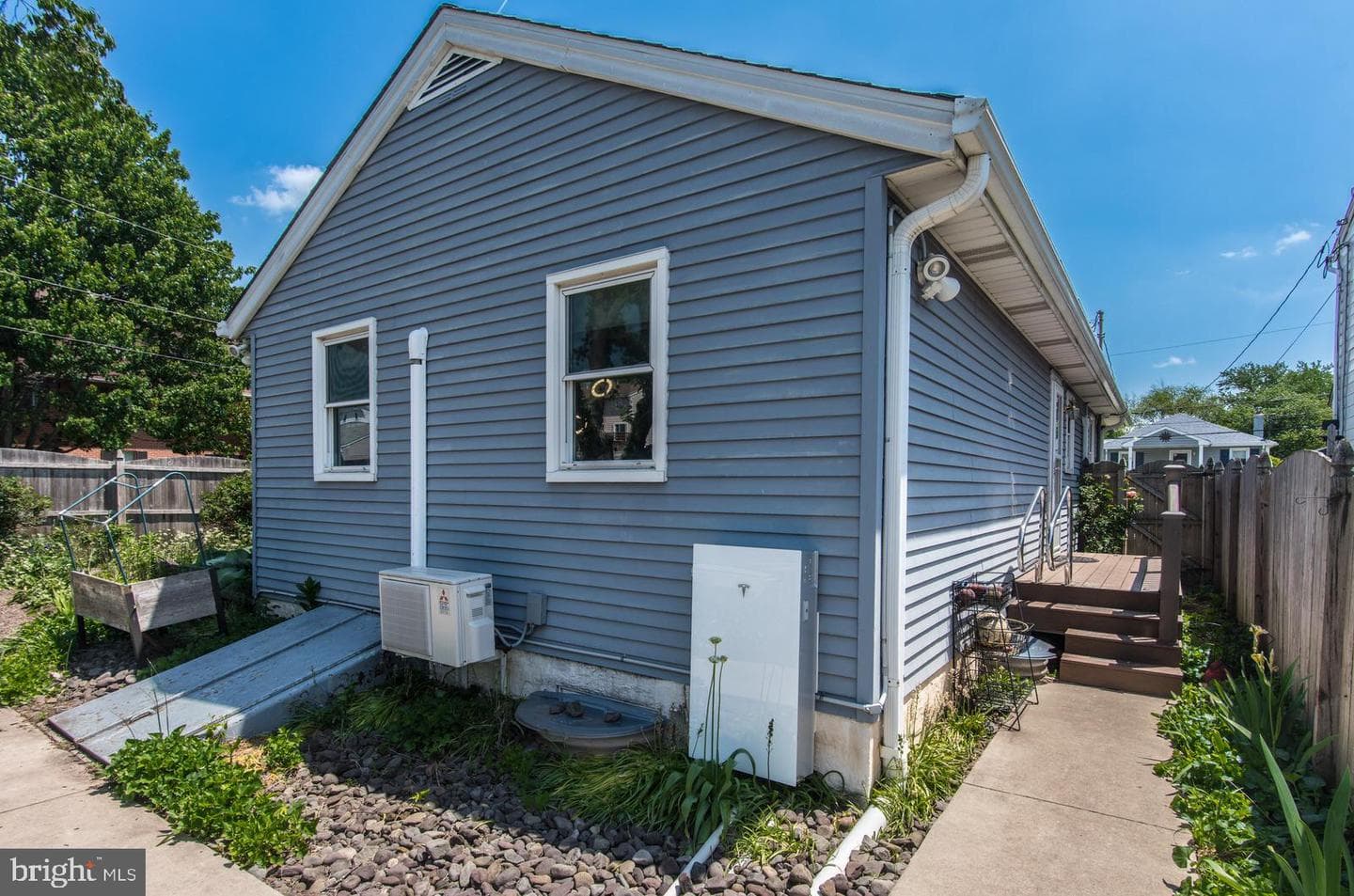 747 Logan Street photo 29