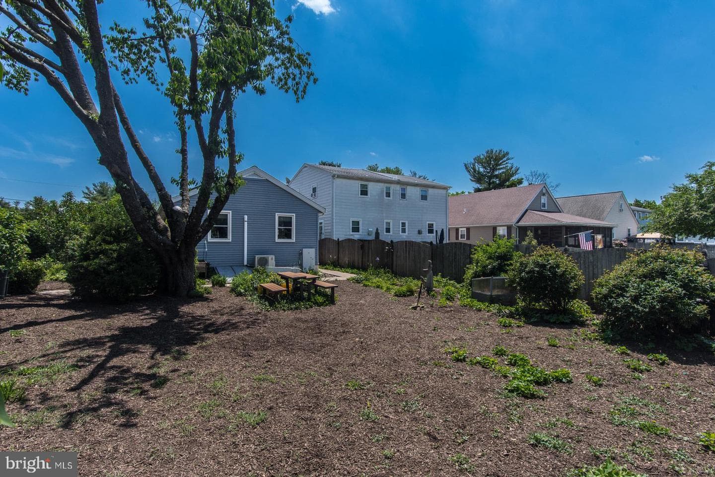 747 Logan Street photo 31