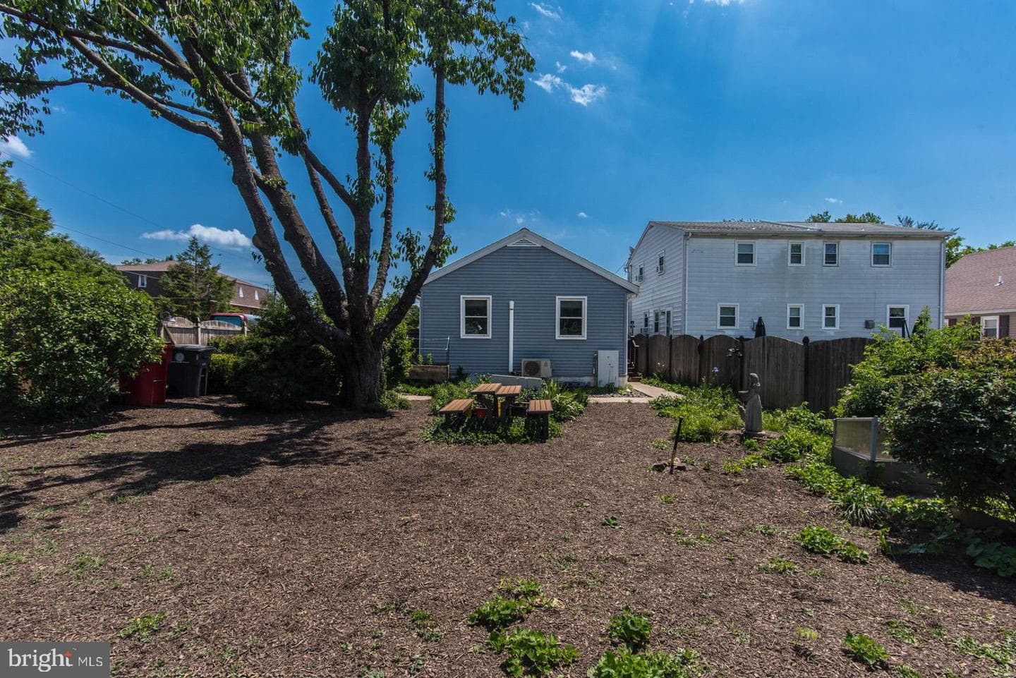 747 Logan Street photo 32