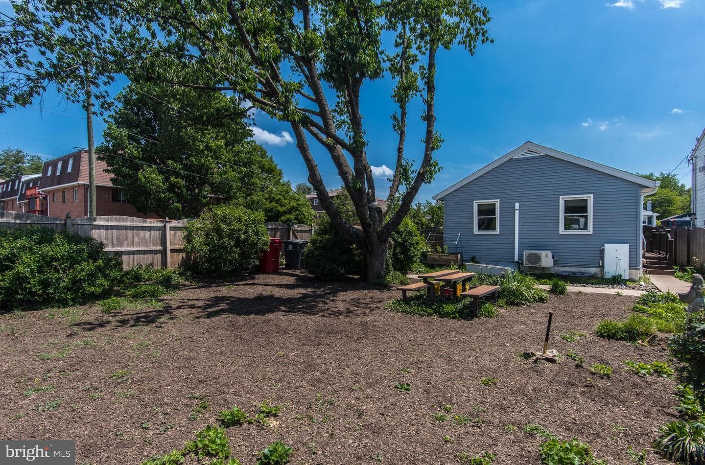 747 Logan Street photo 33