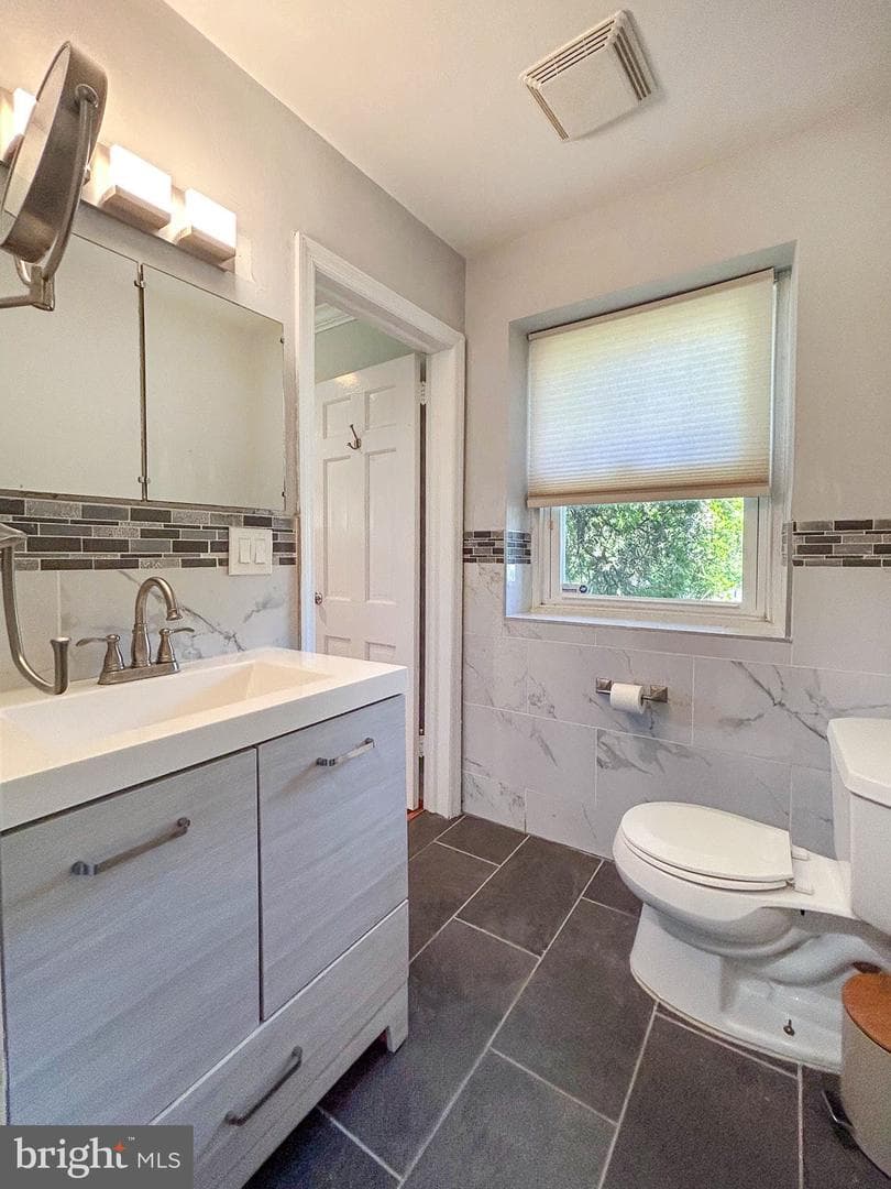 1201 Waverly Road photo 12