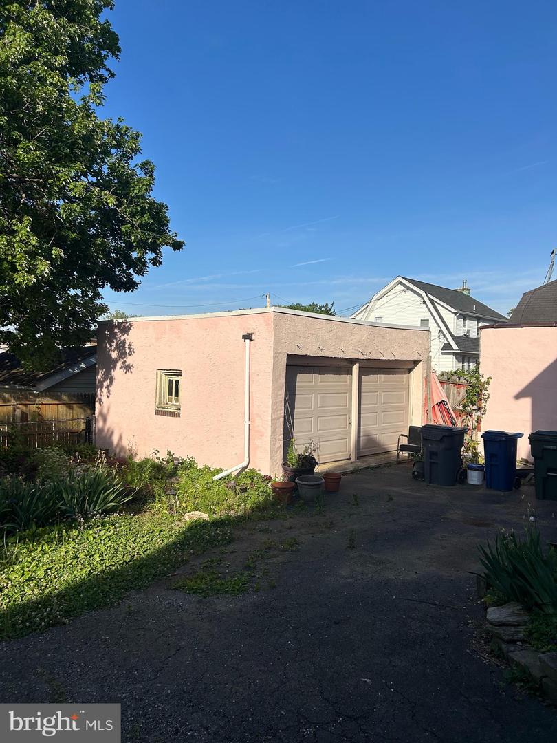2413 Arlington Avenue photo 3
