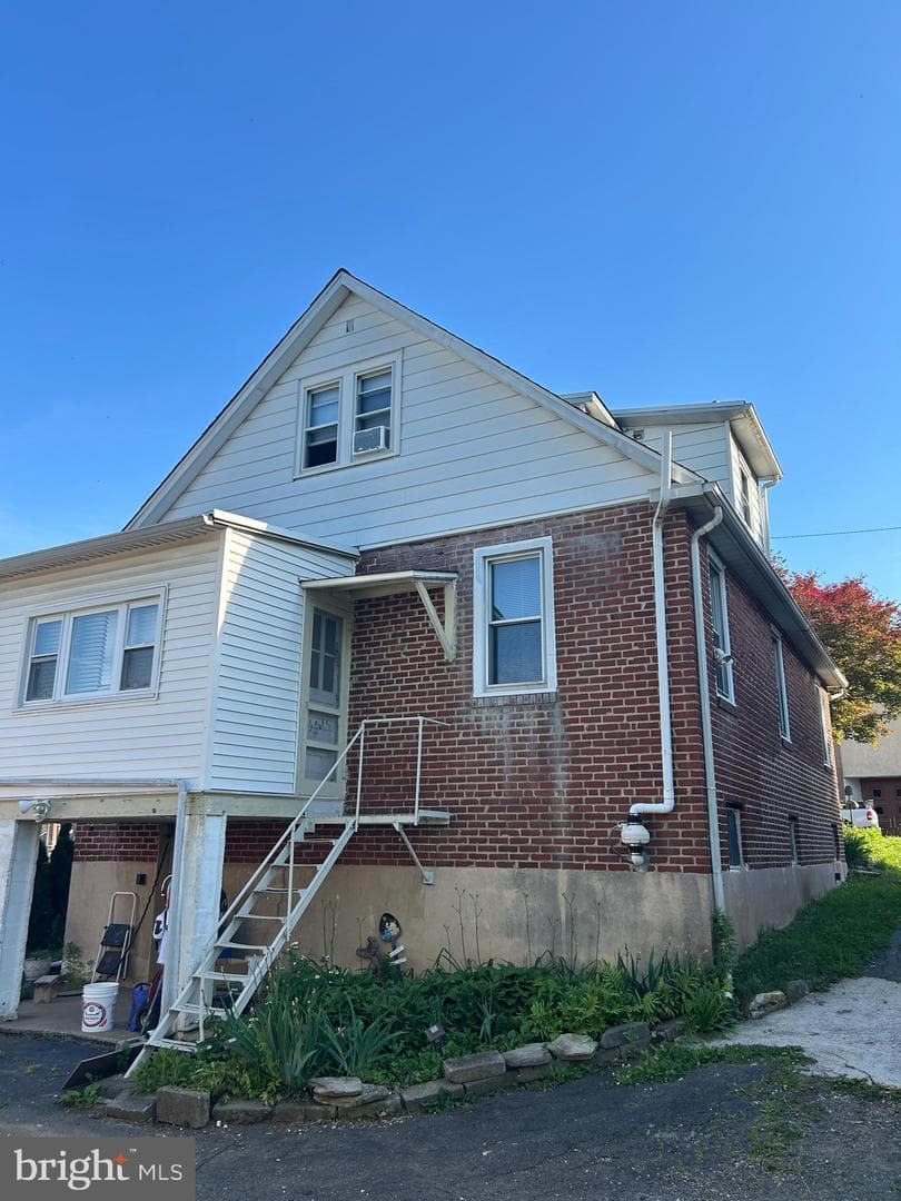 2413 Arlington Avenue photo 4